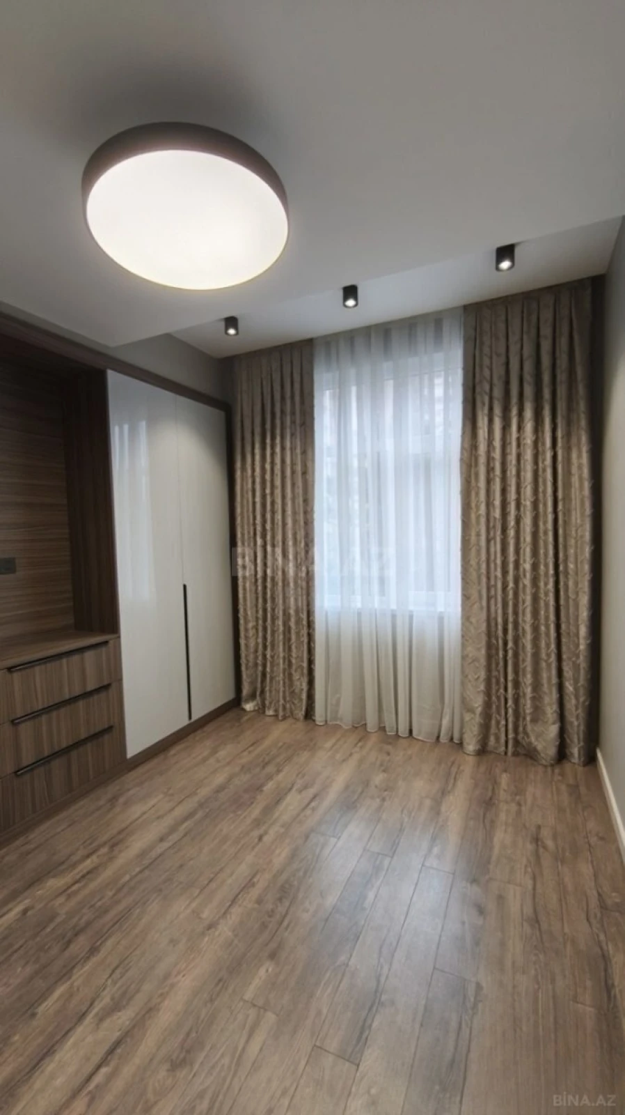 Satılır 3 otaqlı mənzil 74 m²