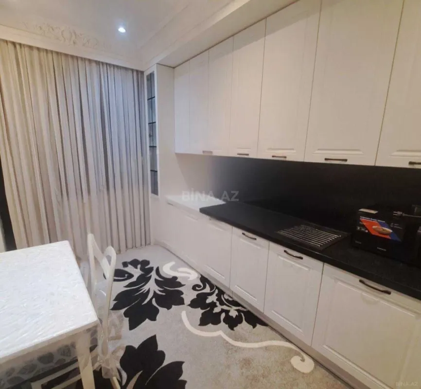 Kirayə verilir 3 otaqlı mənzil 125 m²