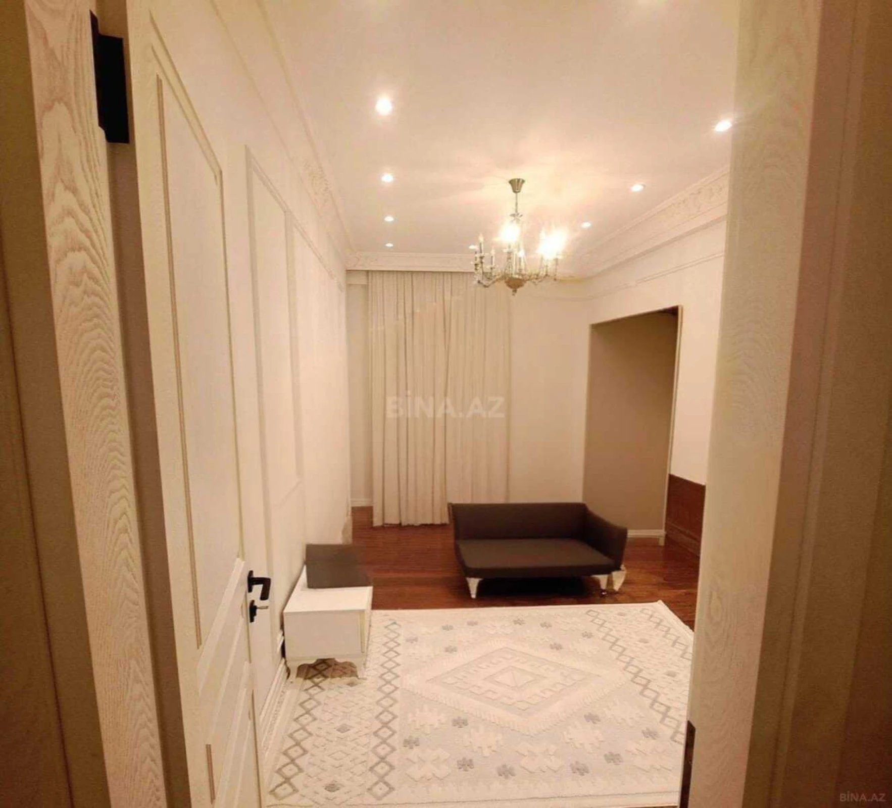 Kirayə verilir 3 otaqlı mənzil 125 m²