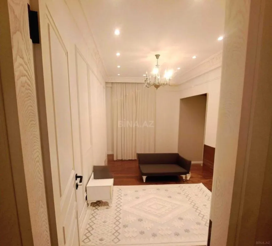 Kirayə verilir 3 otaqlı mənzil 125 m²