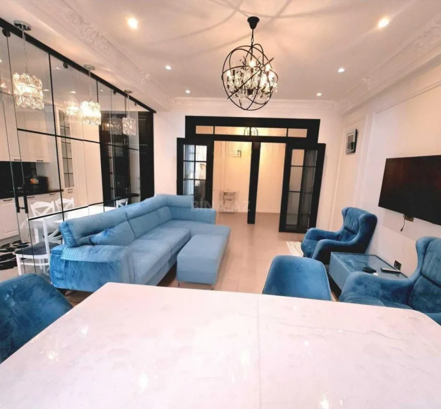 Kirayə verilir 3 otaqlı mənzil 125 m²