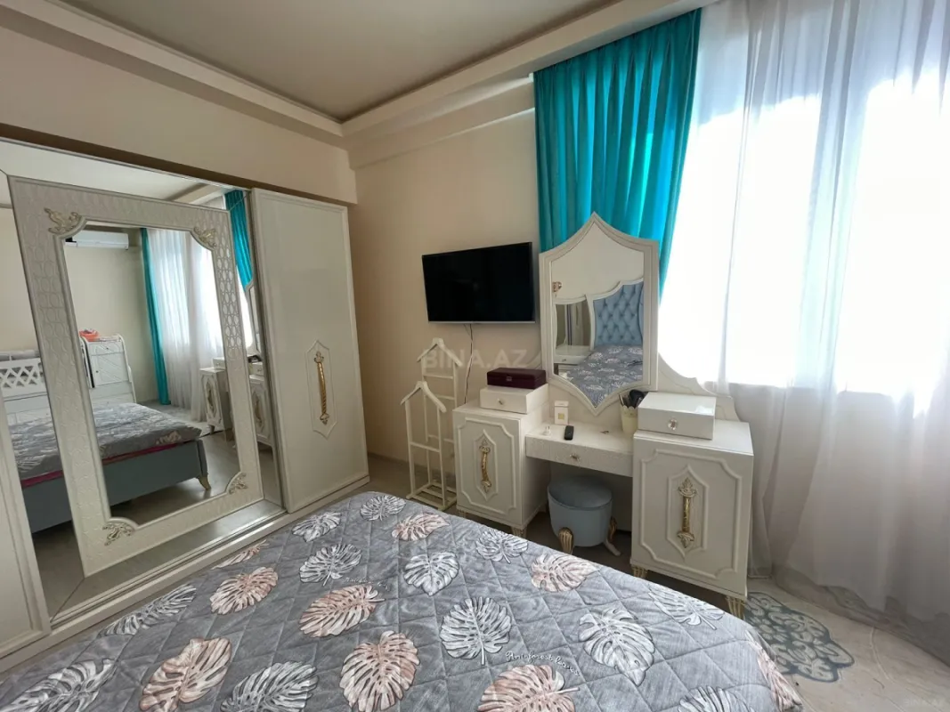 Kirayə verilir 3 otaqlı mənzil 140 m²