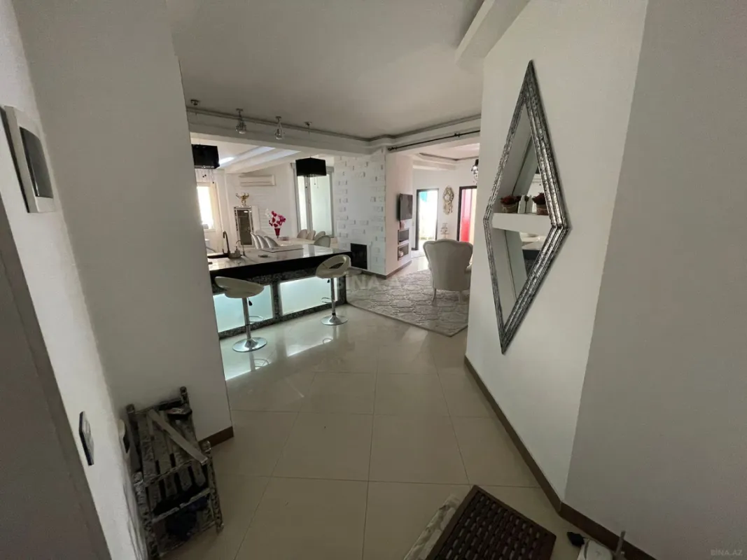 Kirayə verilir 3 otaqlı mənzil 140 m²