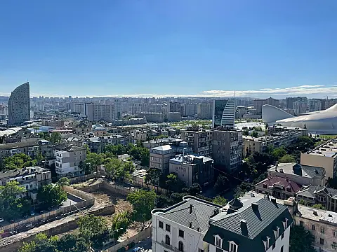 Kirayə verilir 3 otaqlı mənzil 140 m²