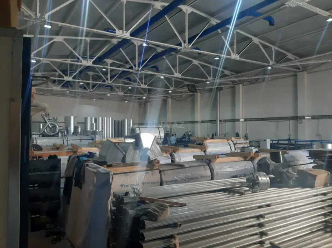 Satılır obyekt 1350 m²