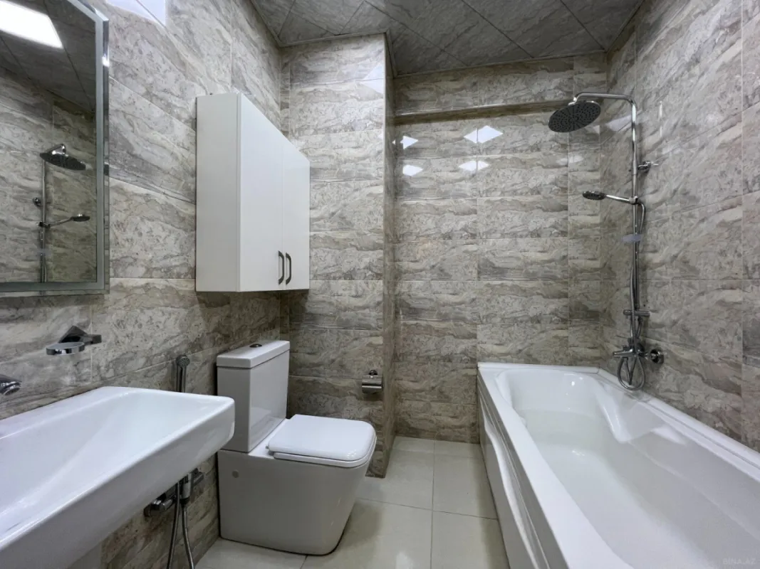 Kirayə verilir 4 otaqlı mənzil 200 m²