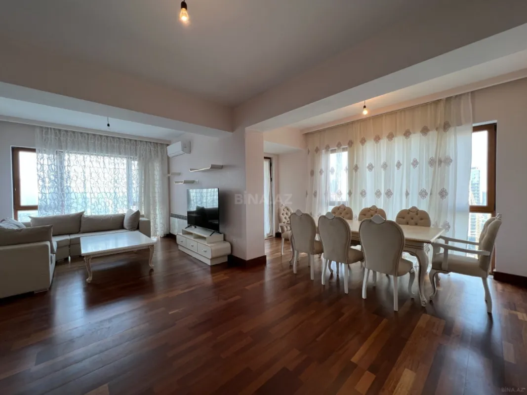 Kirayə verilir 4 otaqlı mənzil 200 m²