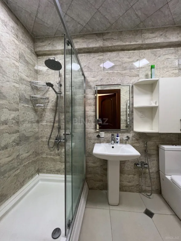 Kirayə verilir 4 otaqlı mənzil 200 m²