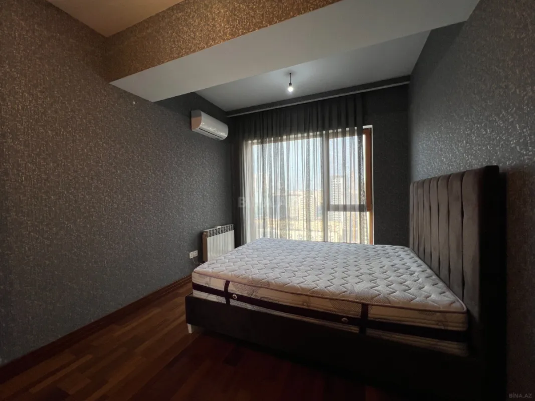 Kirayə verilir 4 otaqlı mənzil 200 m²