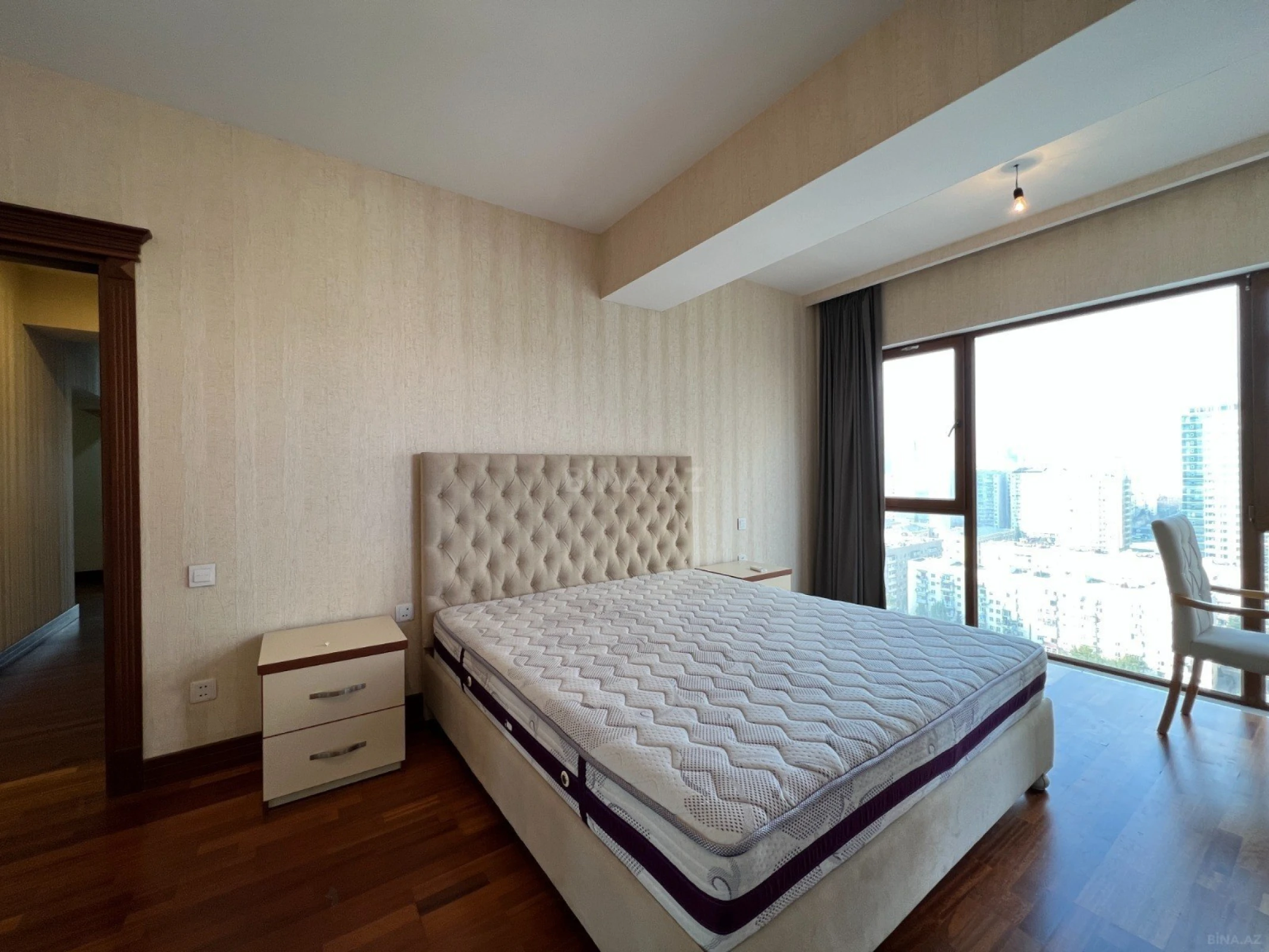 Kirayə verilir 4 otaqlı mənzil 200 m²