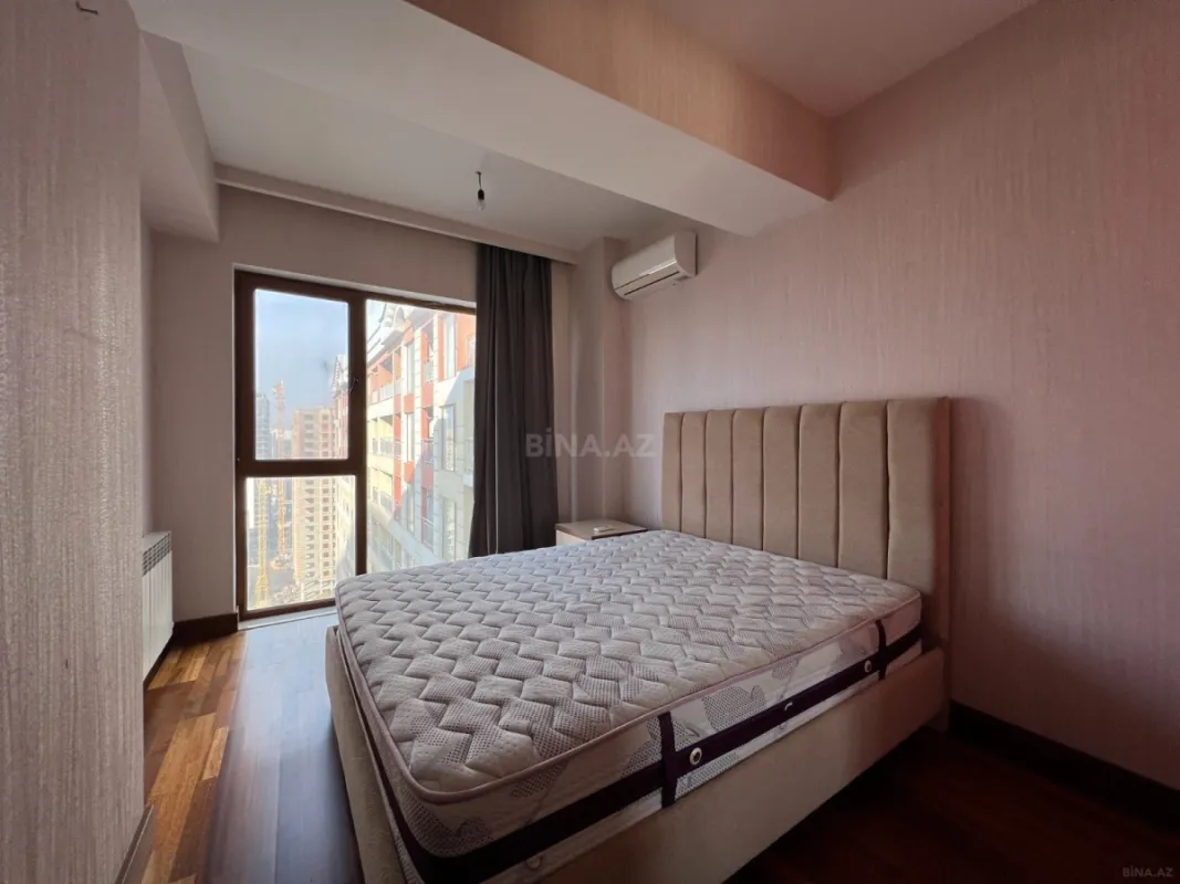 Kirayə verilir 4 otaqlı mənzil 200 m²