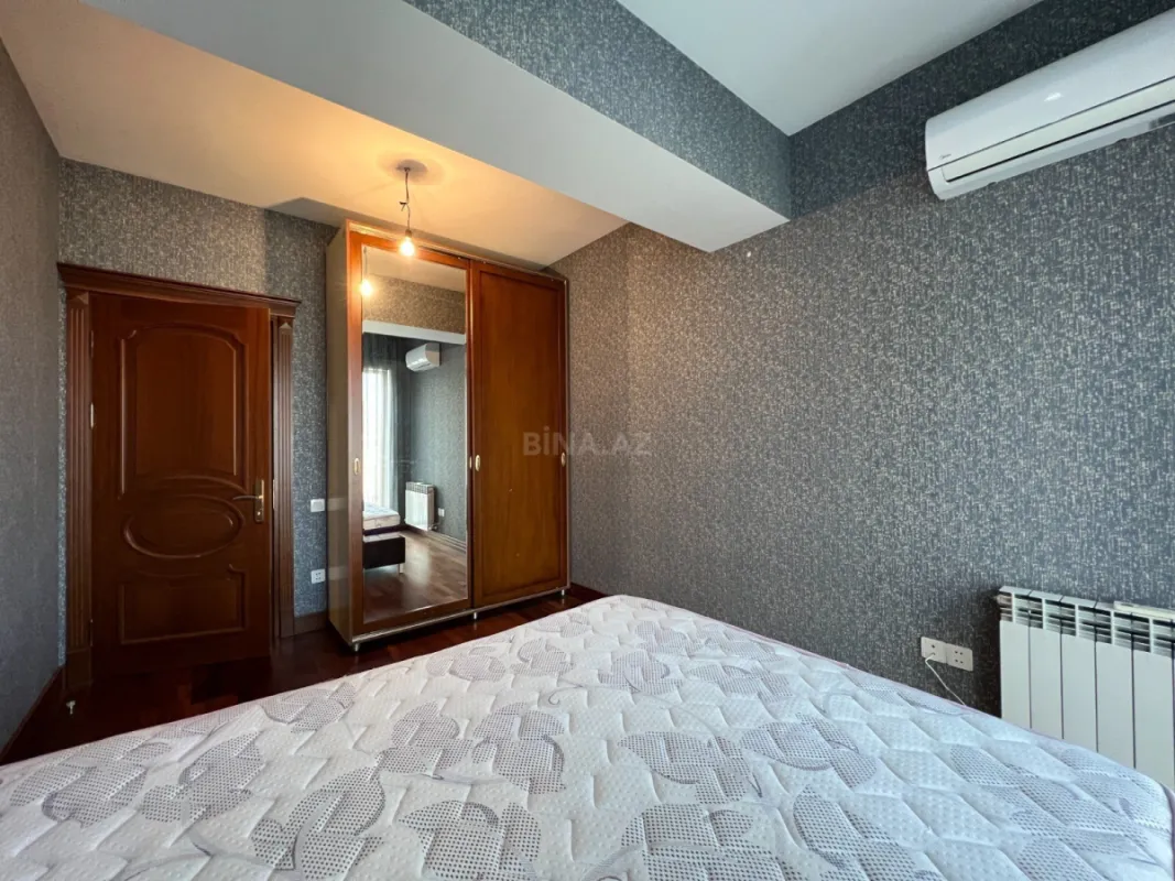Kirayə verilir 4 otaqlı mənzil 200 m²