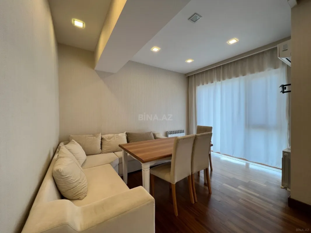 Kirayə verilir 4 otaqlı mənzil 200 m²