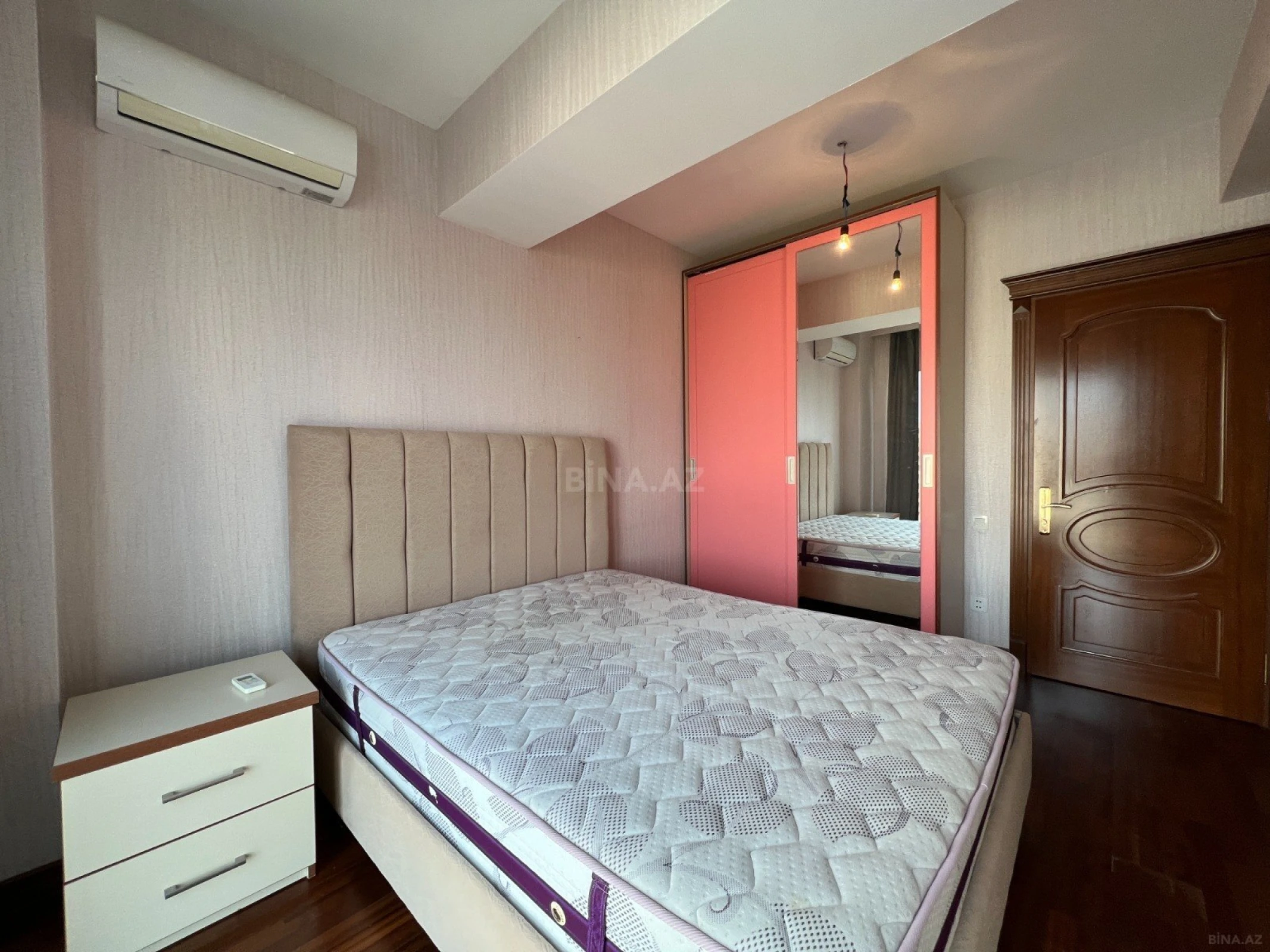 Kirayə verilir 4 otaqlı mənzil 200 m²