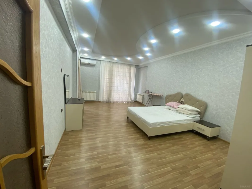 Satılır 3 otaqlı mənzil 128 m²