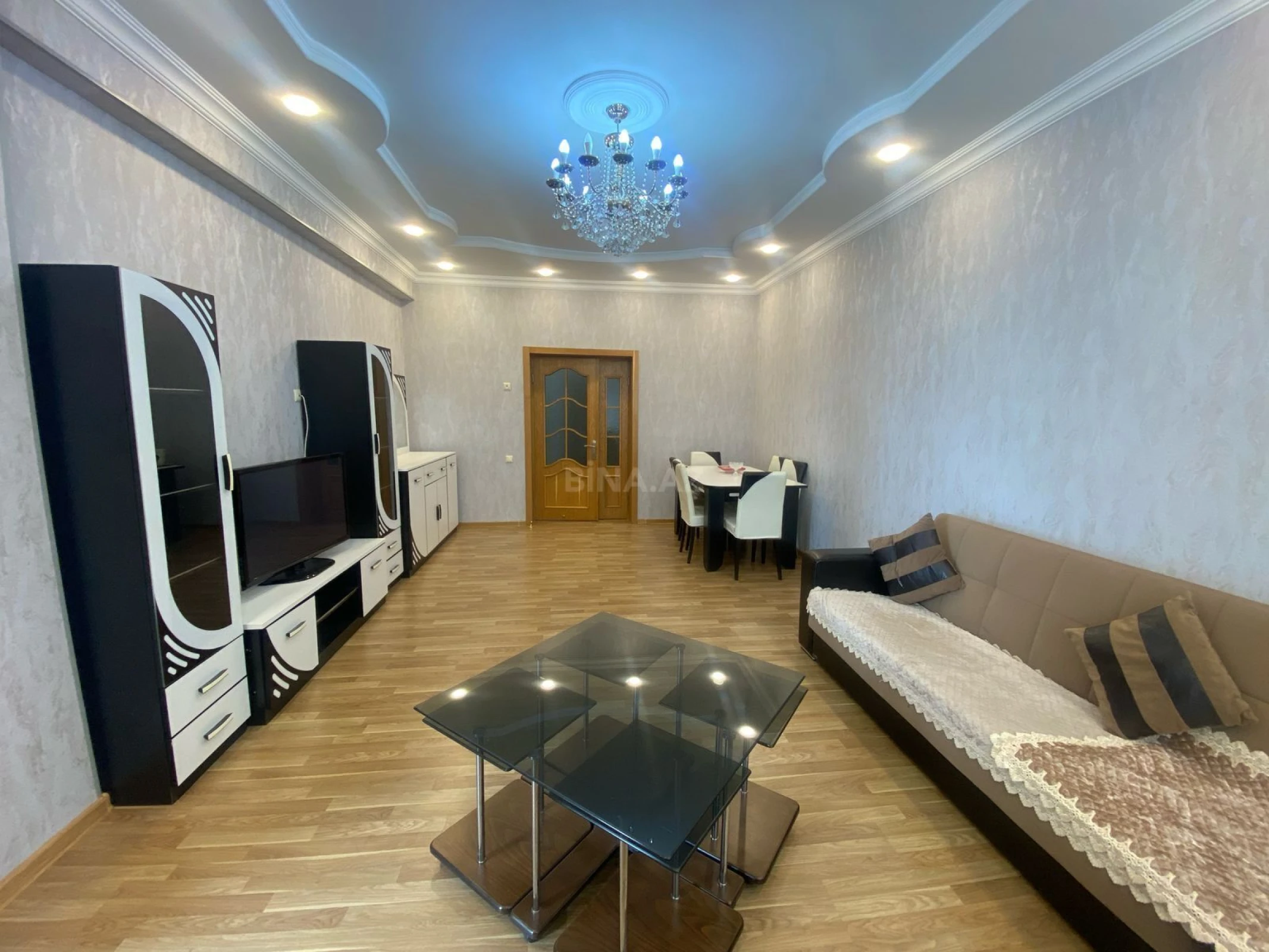 Satılır 3 otaqlı mənzil 128 m²