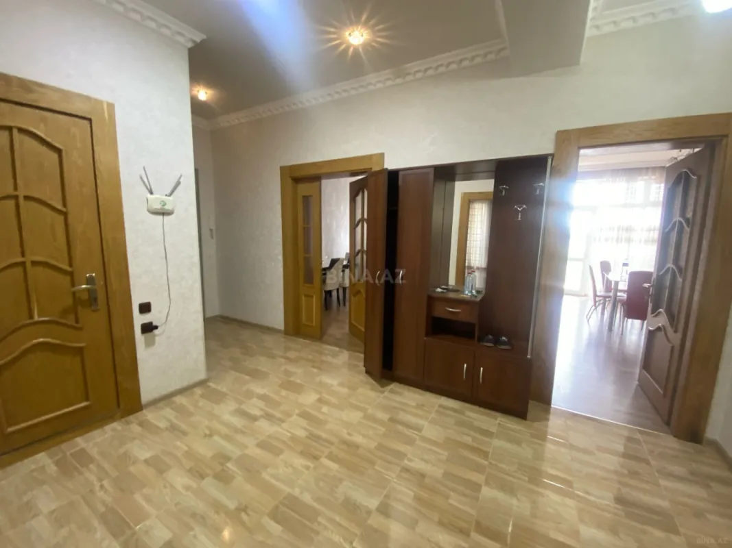 Satılır 3 otaqlı mənzil 128 m²