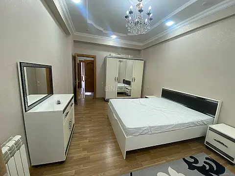 Satılır 3 otaqlı mənzil 128 m²