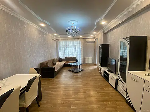 Satılır 3 otaqlı mənzil 128 m²