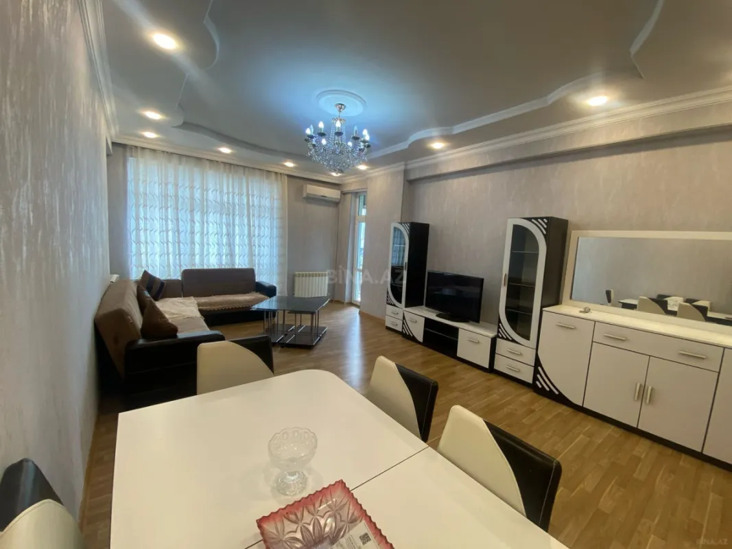 Satılır 3 otaqlı mənzil 128 m²