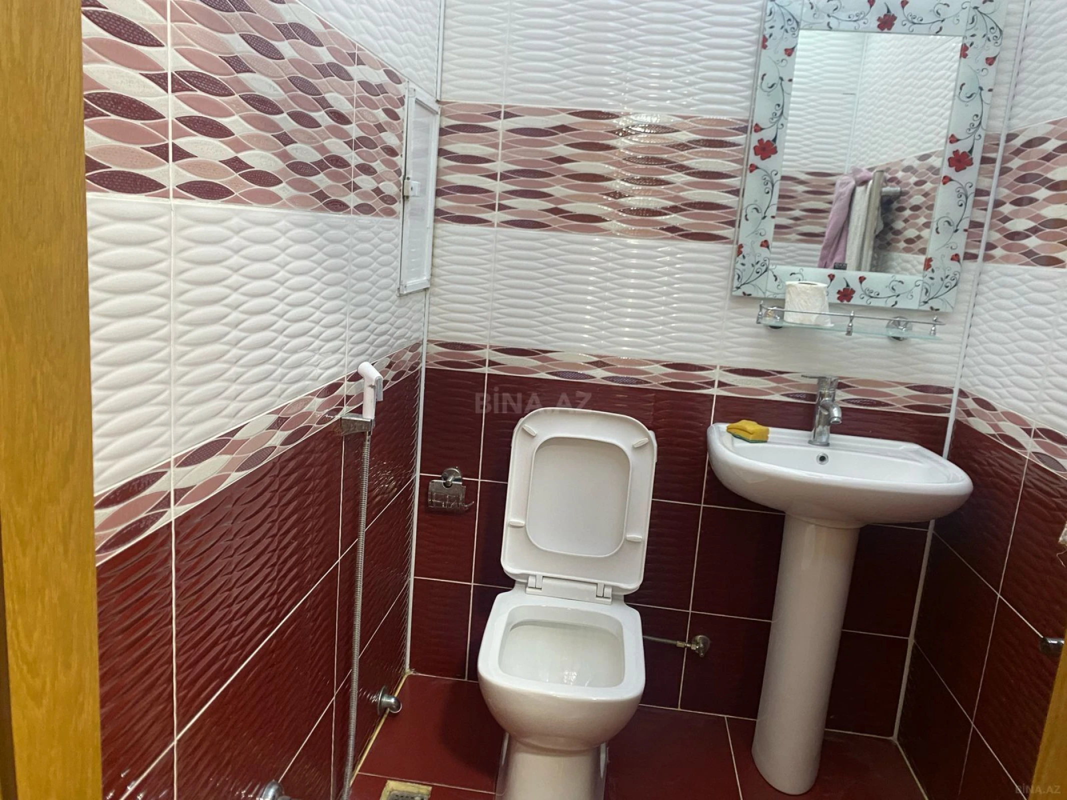 Satılır 3 otaqlı mənzil 128 m²