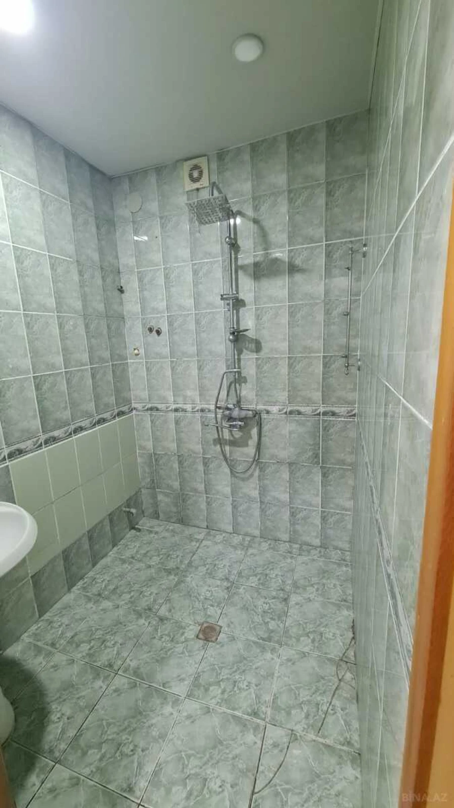 Kirayə verilir 2 otaqlı mənzil 42 m²