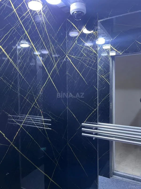 Satılır 3 otaqlı mənzil 157 m²