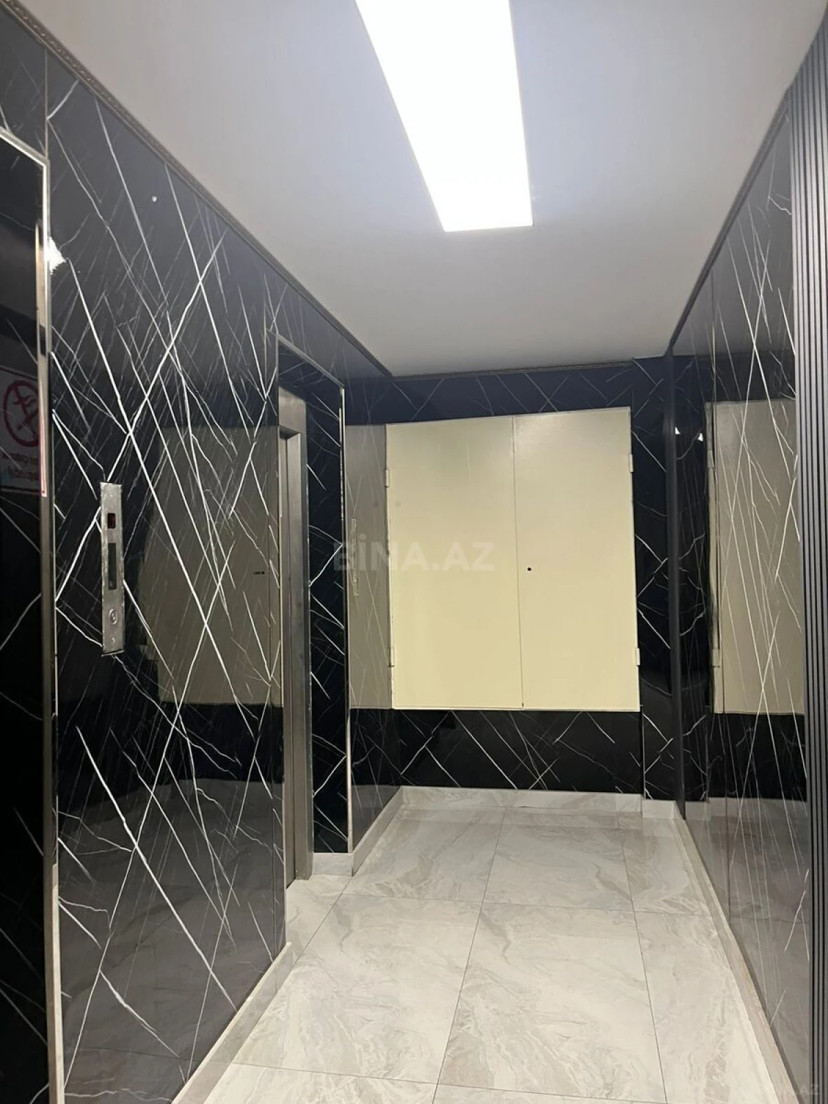 Satılır 3 otaqlı mənzil 157 m²