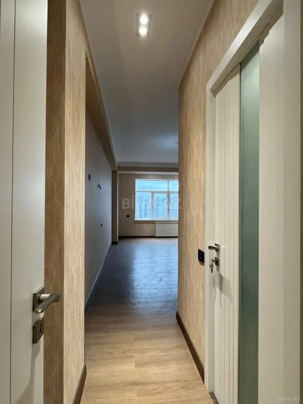 Satılır 3 otaqlı mənzil 157 m²