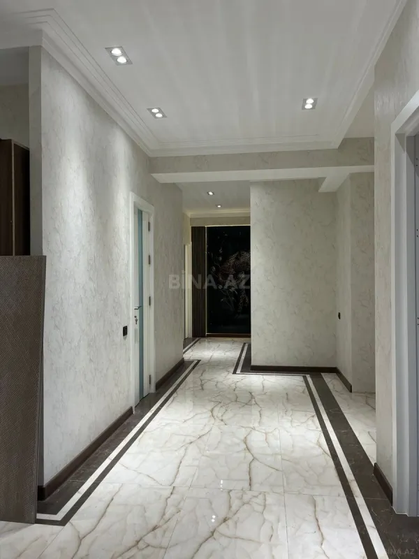 Satılır 3 otaqlı mənzil 157 m²
