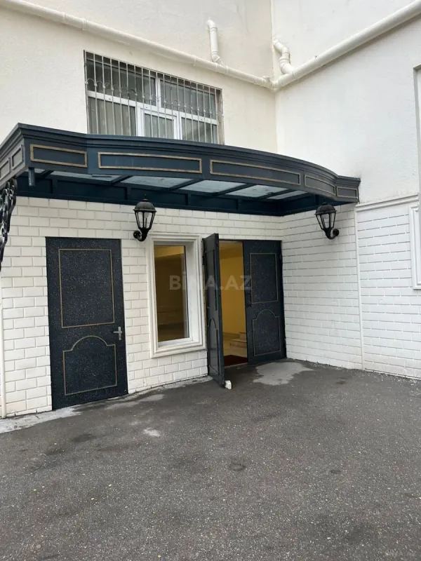 Satılır 3 otaqlı mənzil 157 m²