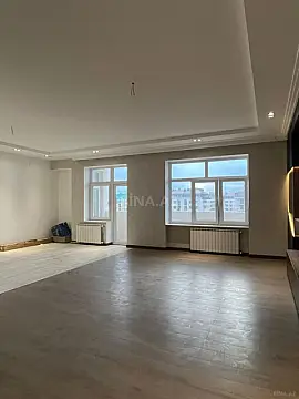 Satılır 3 otaqlı mənzil 157 m²