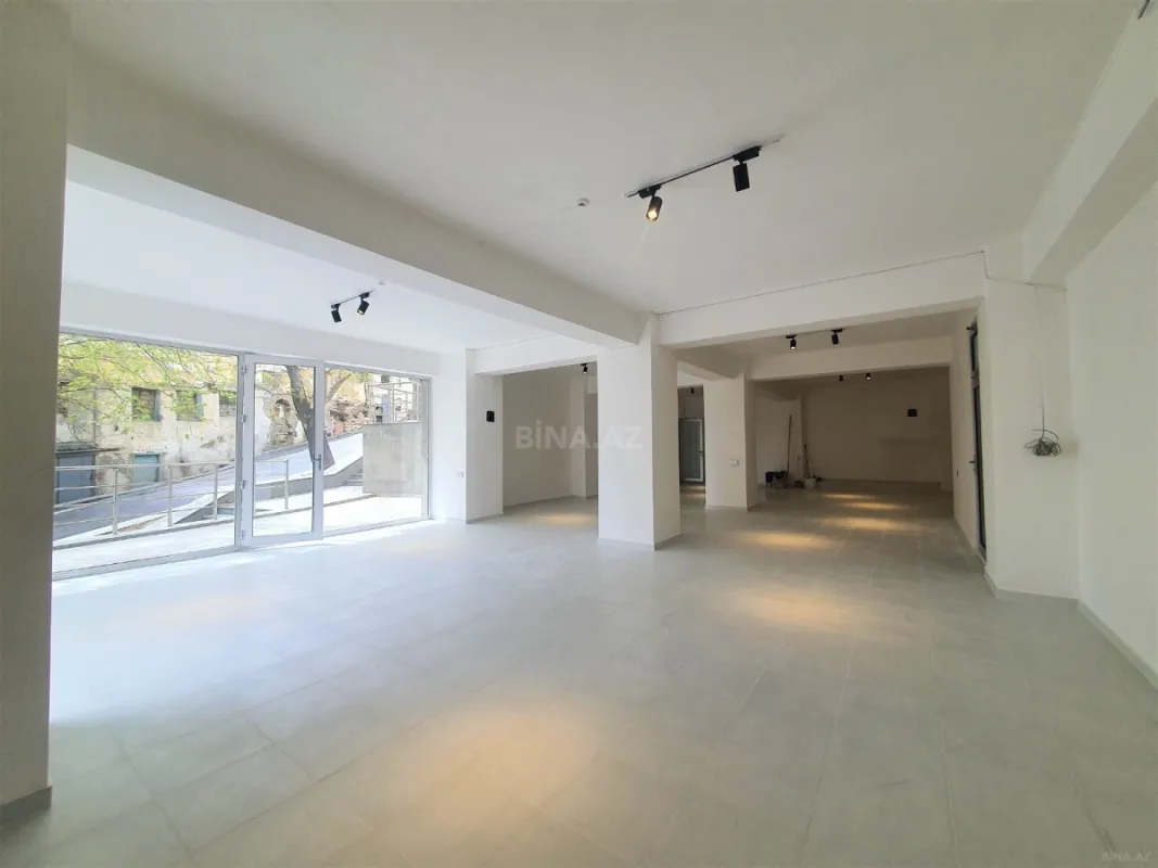 Kirayə verilir obyekt 180 m²