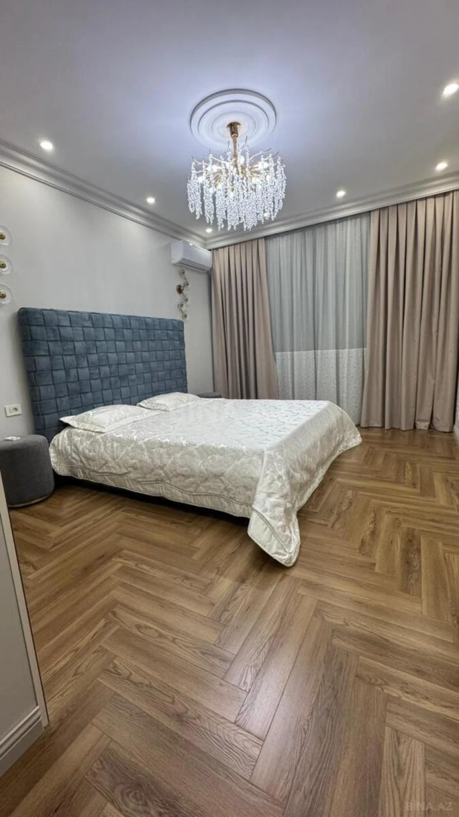 Satılır 3 otaqlı mənzil 107 m²