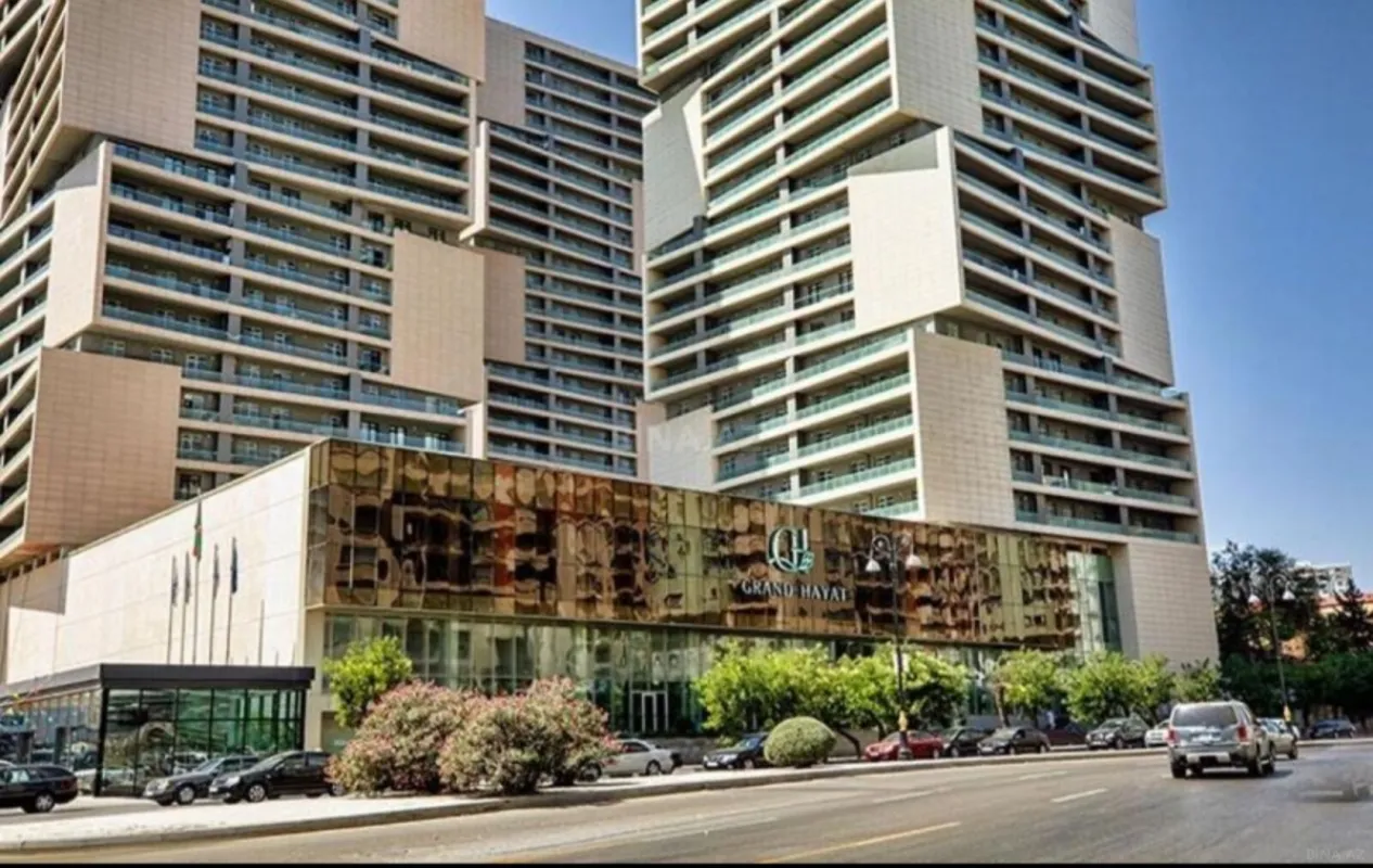 Satılır 3 otaqlı mənzil 107 m²