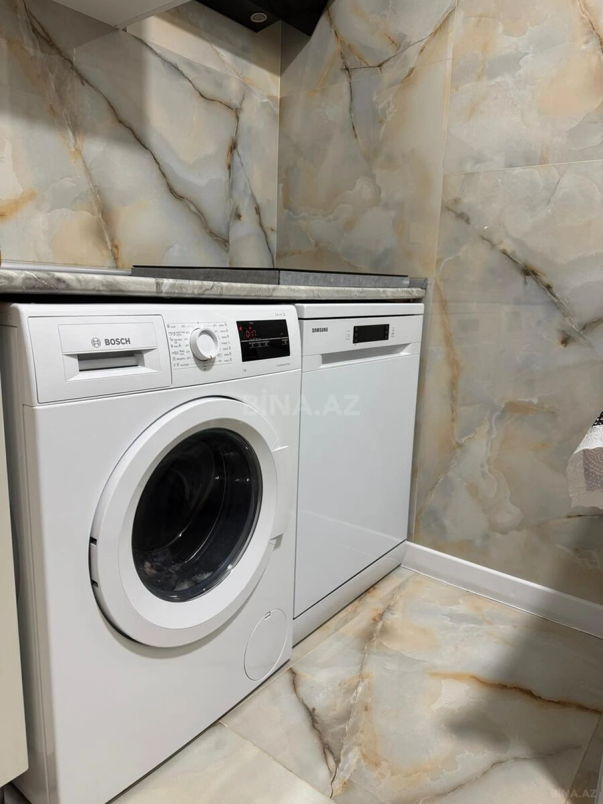 Kirayə verilir 2 otaqlı mənzil 60 m²