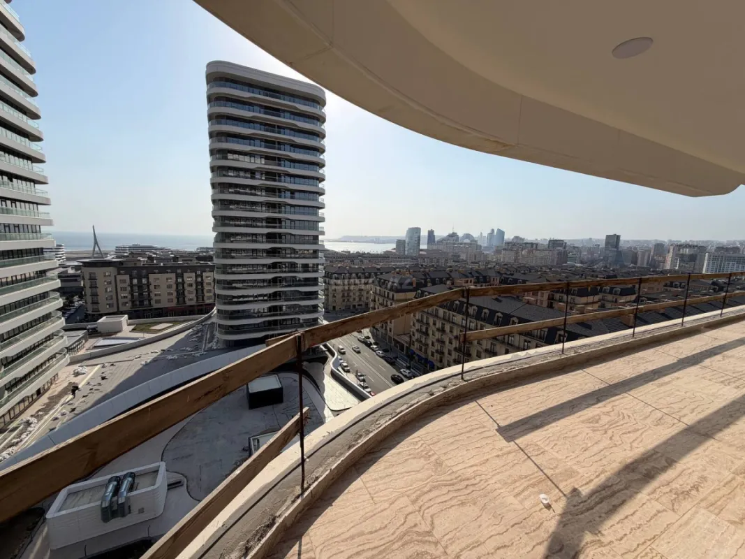 Satılır 5 otaqlı mənzil 440 m²