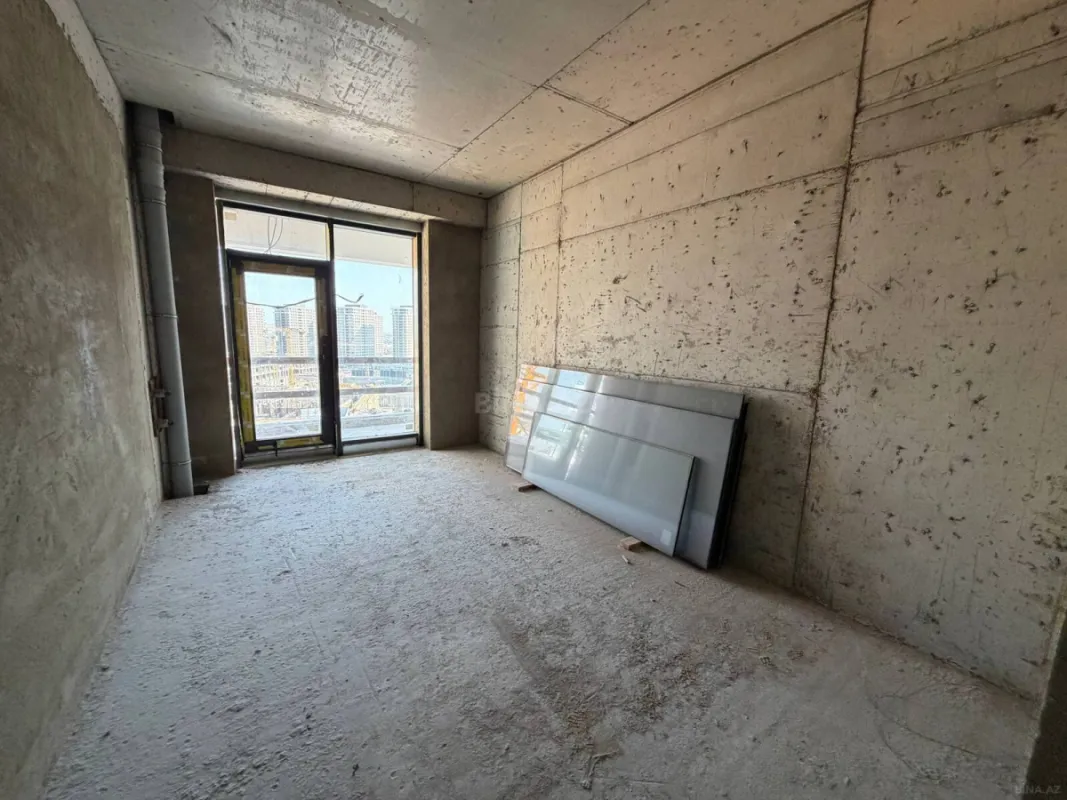 Satılır 5 otaqlı mənzil 440 m²