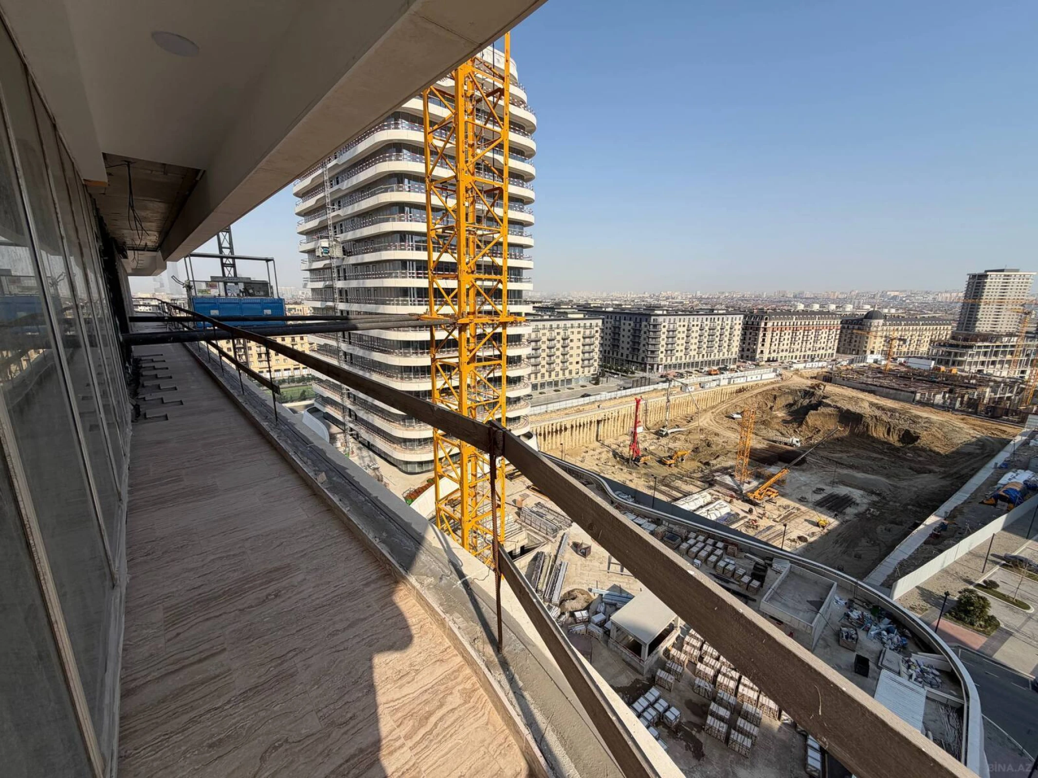 Satılır 5 otaqlı mənzil 440 m²