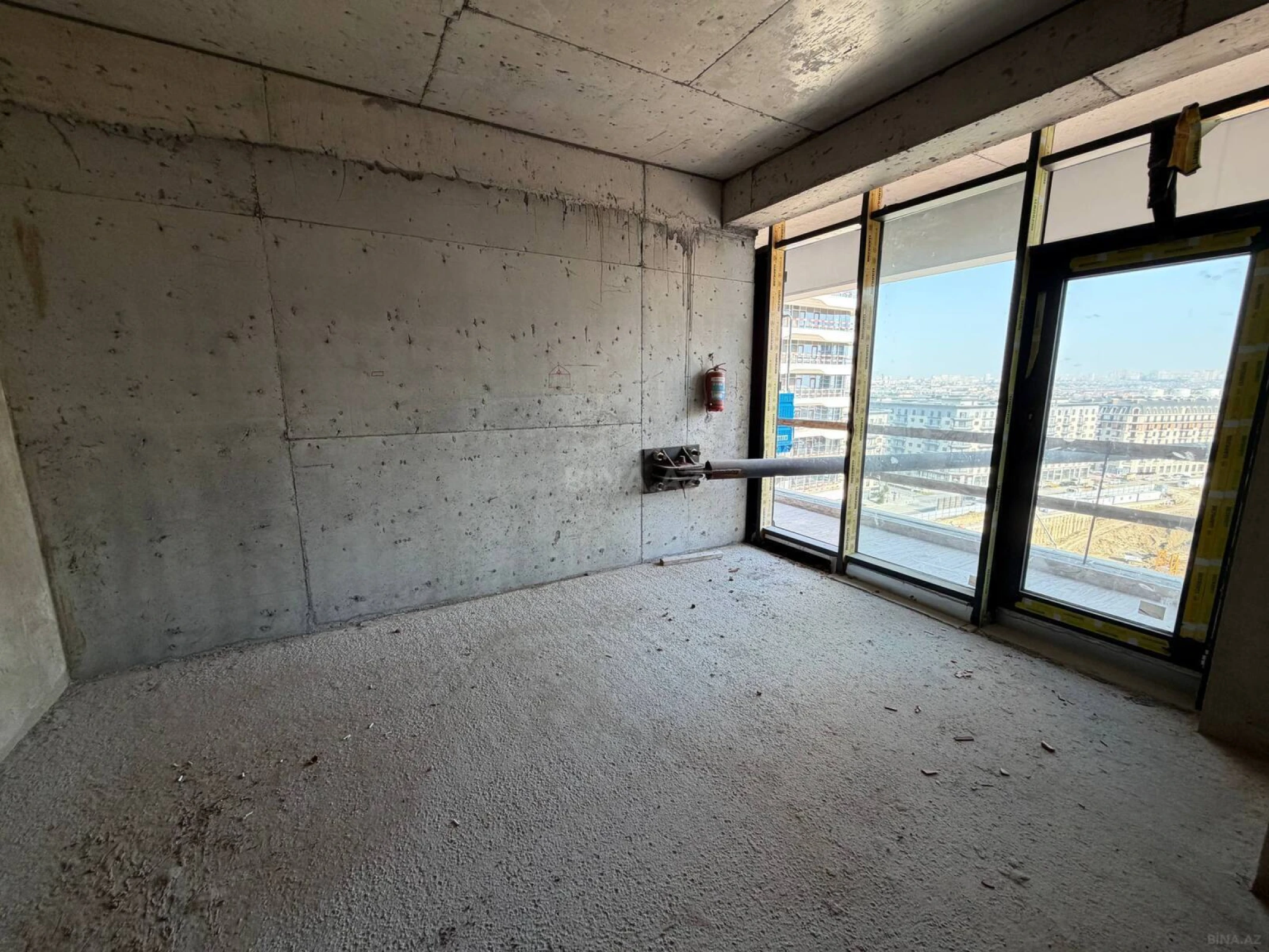 Satılır 5 otaqlı mənzil 440 m²
