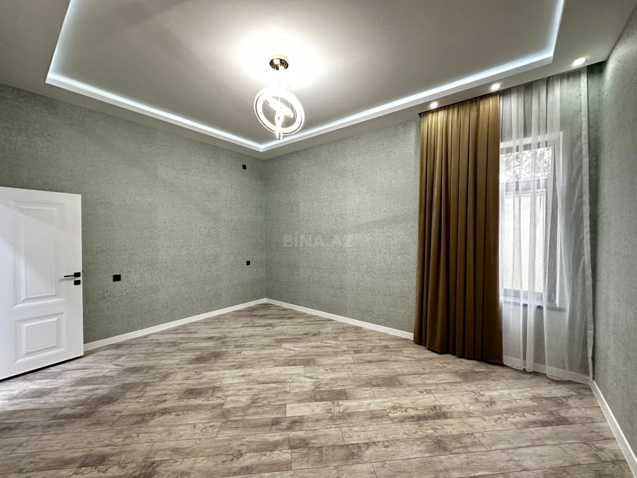 Satılır 4 otaqlı həyət evi 160 m²