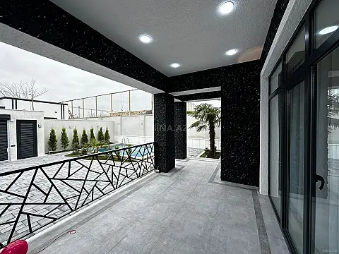 Satılır 4 otaqlı həyət evi 160 m²