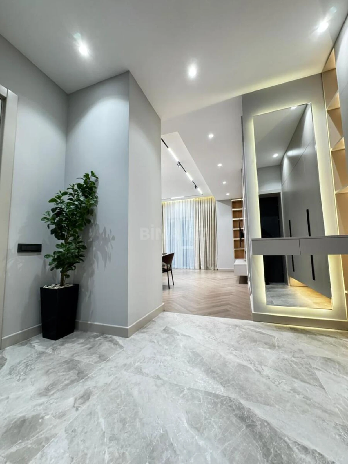 Kirayə verilir 3 otaqlı mənzil 96 m²