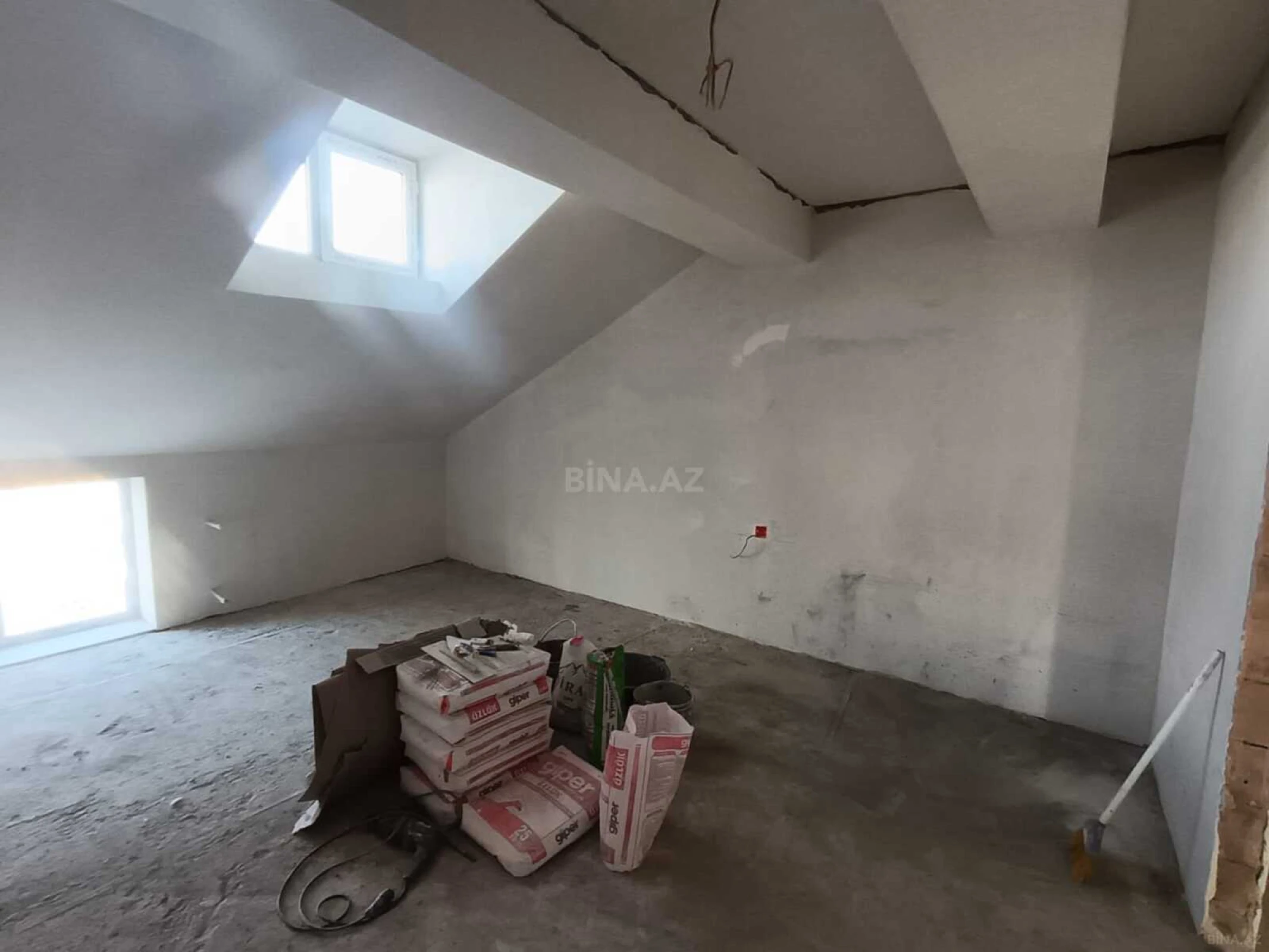 Satılır 3 otaqlı mənzil 84 m²