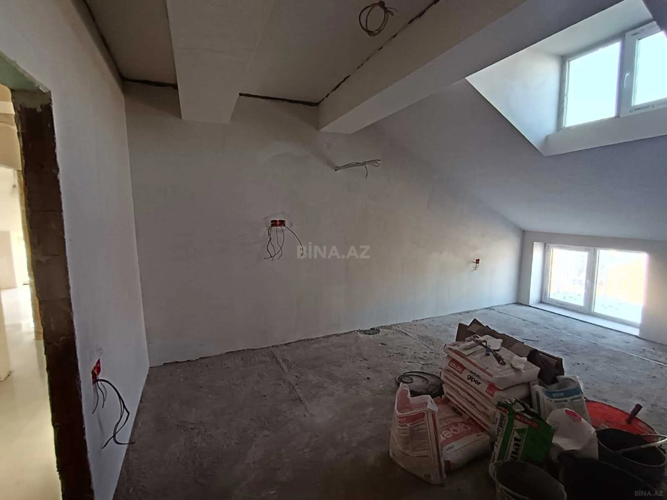 Satılır 3 otaqlı mənzil 84 m²