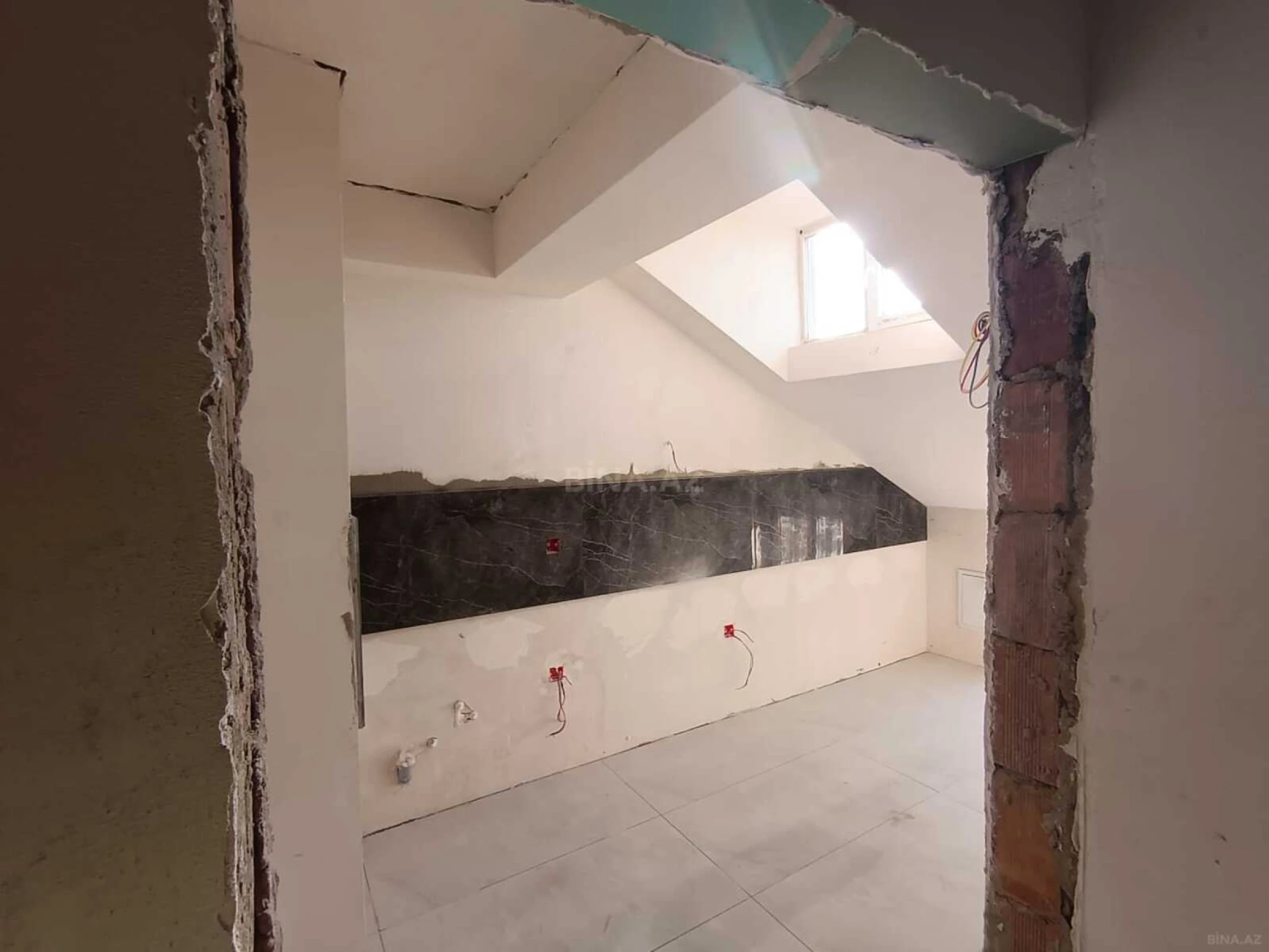 Satılır 3 otaqlı mənzil 84 m²