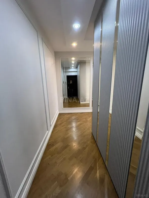 Satılır 3 otaqlı mənzil 141 m²