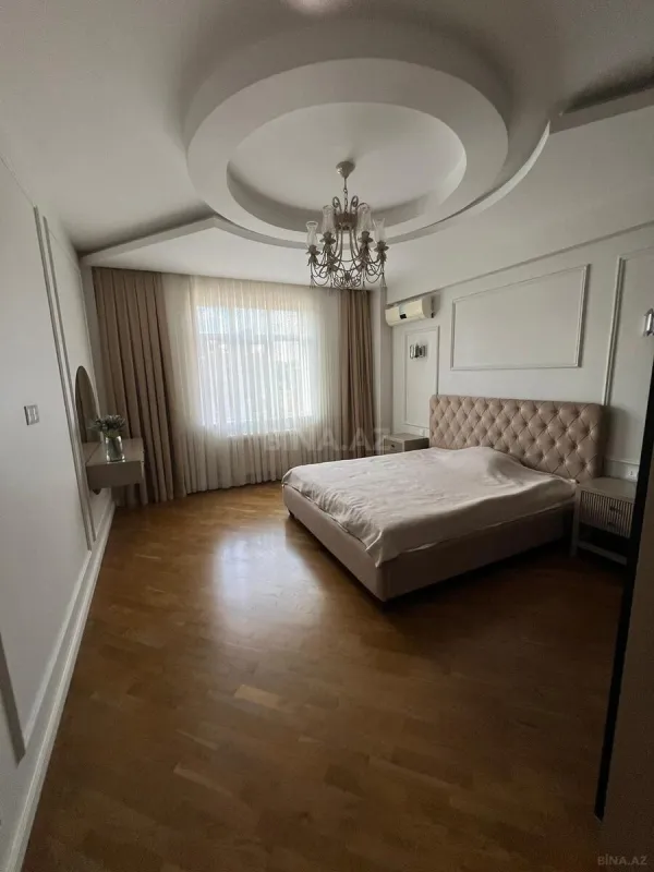 Satılır 3 otaqlı mənzil 141 m²