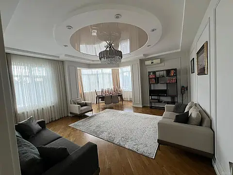 Satılır 3 otaqlı mənzil 141 m²