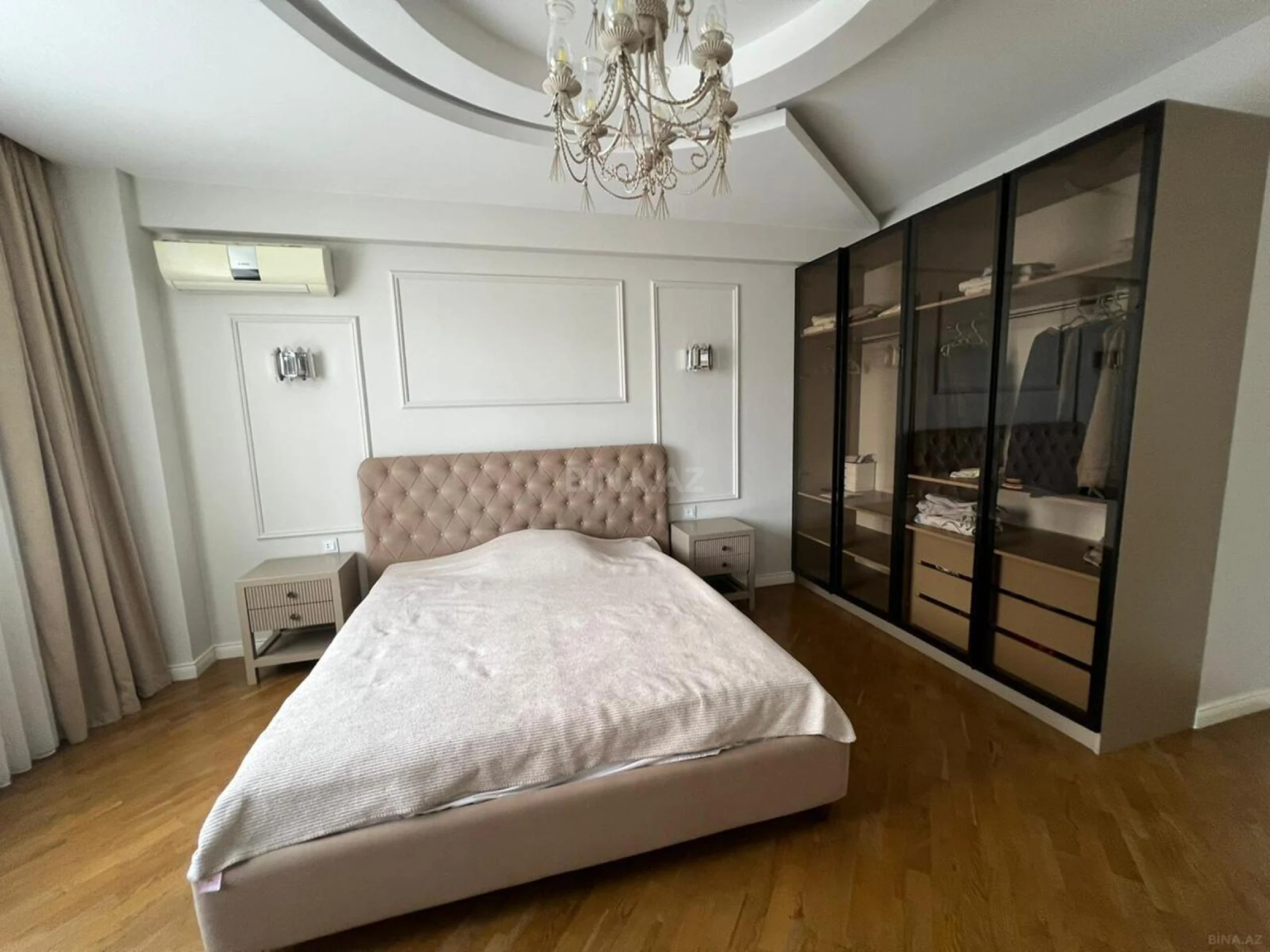 Satılır 3 otaqlı mənzil 141 m²